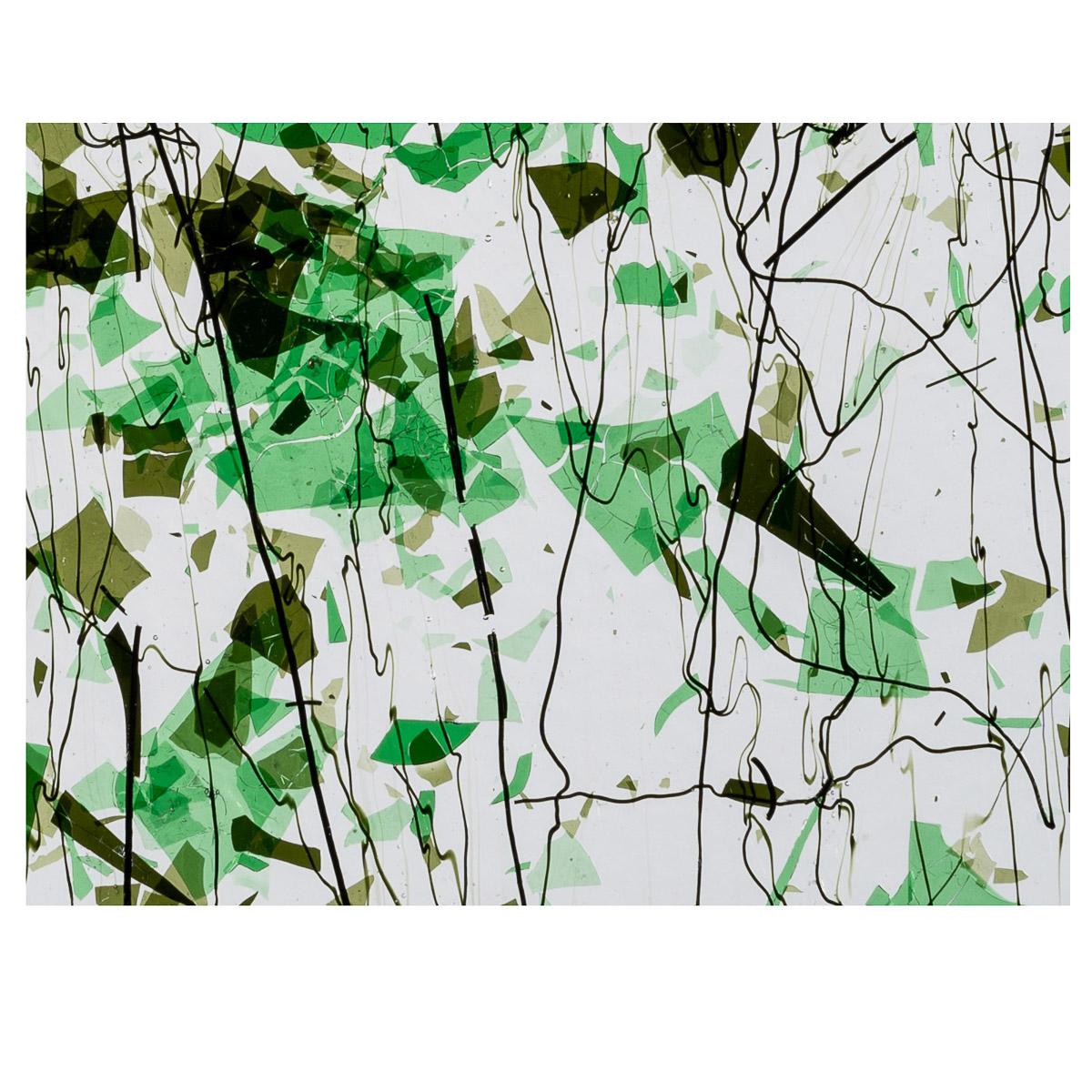 Green Fracture w/Line Cast Green Streamers on Clear Clear Base Collage, Single-rolled, 3 mm, Fusible